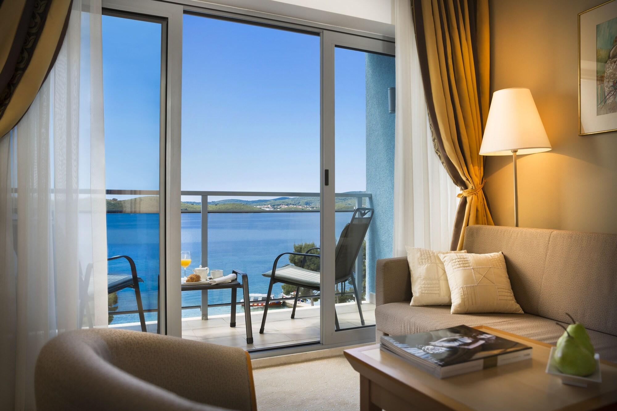 Aminess Vival Grand Azur Hotel Orebic Bagian luar foto